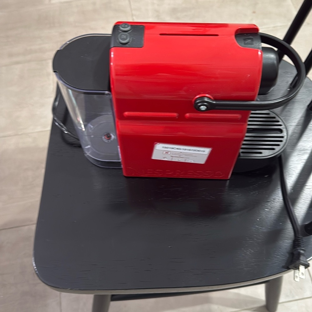 Nespresso BEC120RED Inissia Espresso Machine by Breville, 24 ounces, Red